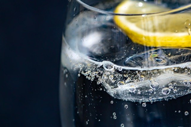 消化改善のためのレモン水